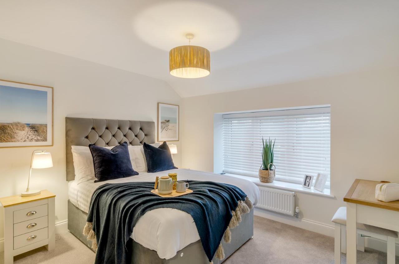 Spacious 6-Bed Home, Near The Norfolk Broads Clippesby Bagian luar foto
