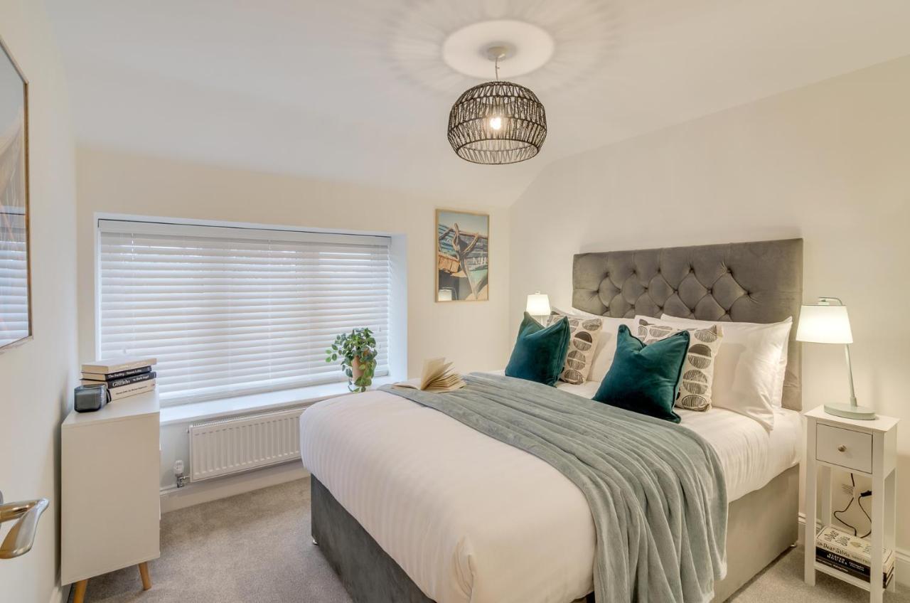 Spacious 6-Bed Home, Near The Norfolk Broads Clippesby Bagian luar foto