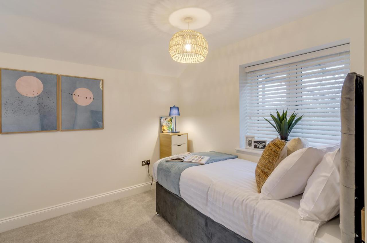 Spacious 6-Bed Home, Near The Norfolk Broads Clippesby Bagian luar foto