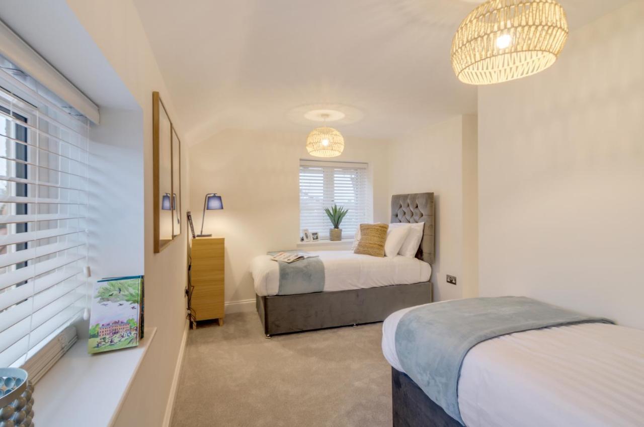 Spacious 6-Bed Home, Near The Norfolk Broads Clippesby Bagian luar foto