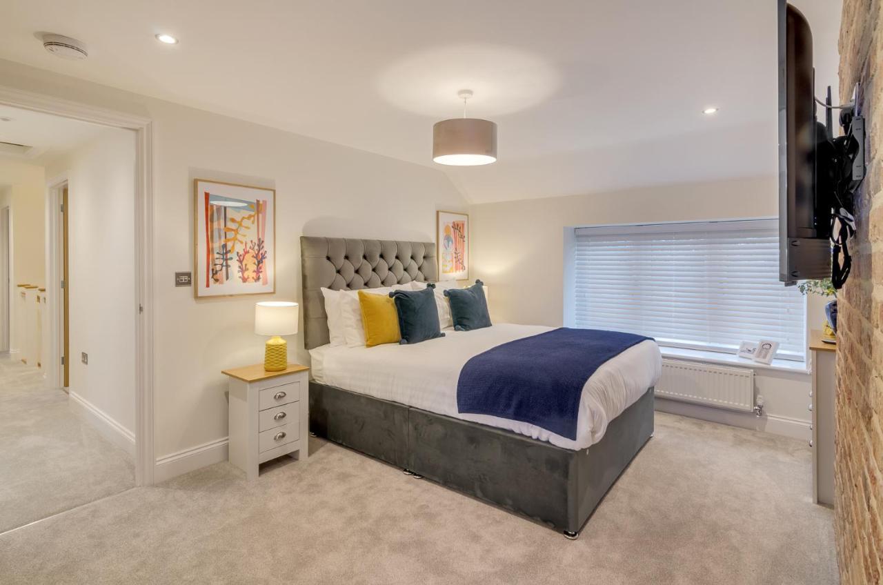Spacious 6-Bed Home, Near The Norfolk Broads Clippesby Bagian luar foto