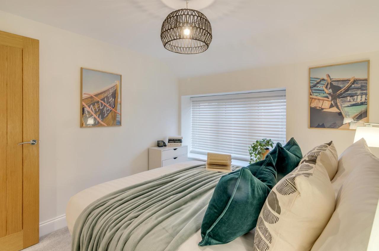 Spacious 6-Bed Home, Near The Norfolk Broads Clippesby Bagian luar foto